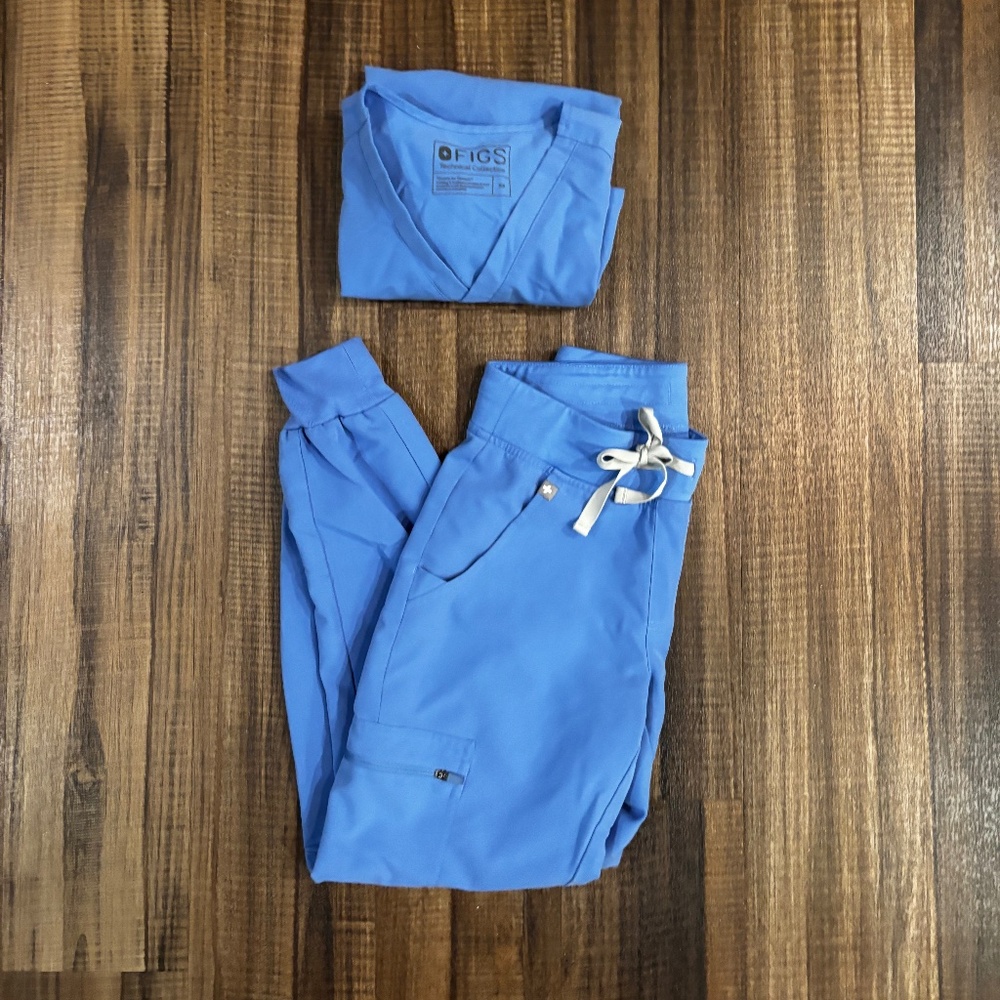 Figs Ceil Blue Scrub Set